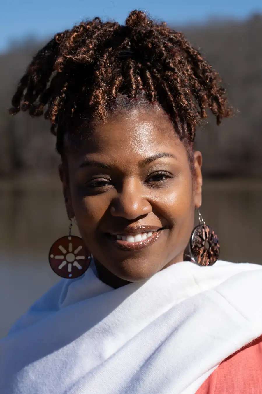 Main Image Supporting the Content of r-folice-bailey